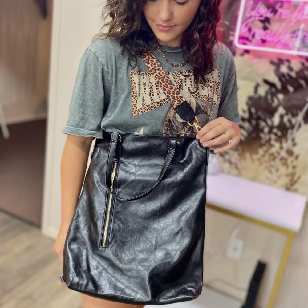 COPY - Softest Vegan Leather Convertible Crossbody Bag - Picture 4 of 11